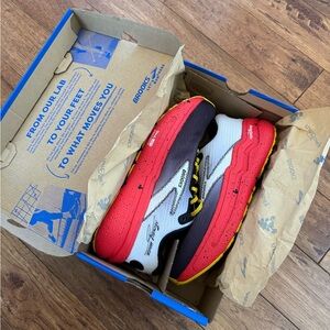 Women’s Brooks x runDisney Ghost Max 2 Mickey Mouse